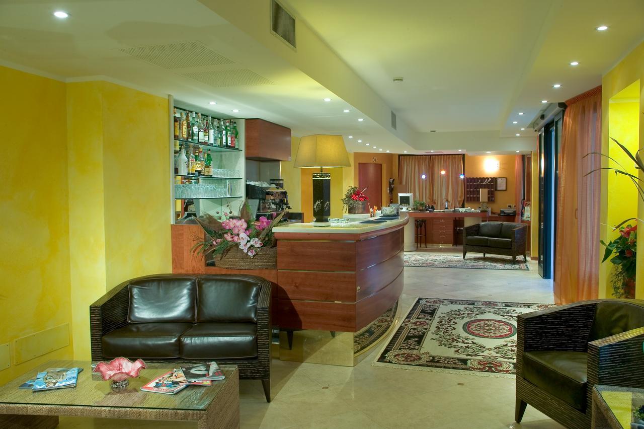 Hotel La Rondine Sirmione Extérieur photo